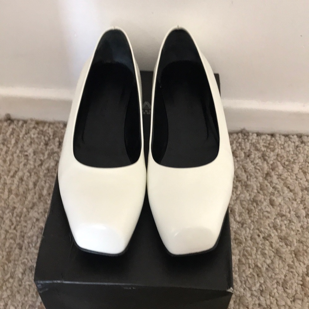 Viktor & Rolf white flats